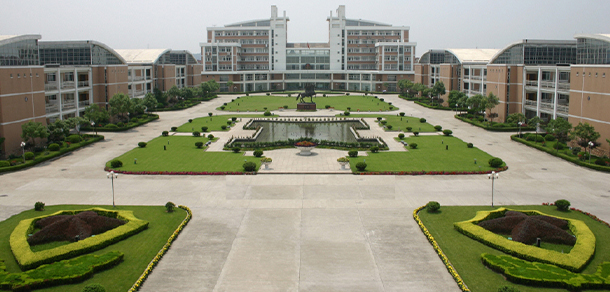 大學校志：校名、校標、校訓、?；?、校旗、校歌