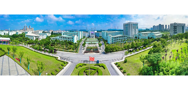 大學(xué)校志：校名、校標(biāo)、校訓(xùn)、校徽、校旗、校歌