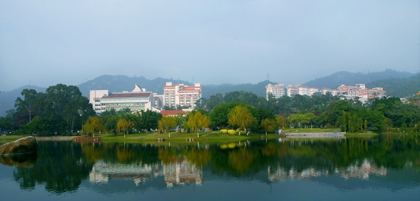 大學(xué)校志：校名、校標(biāo)、校訓(xùn)、?；铡⑿Ｆ?、校歌