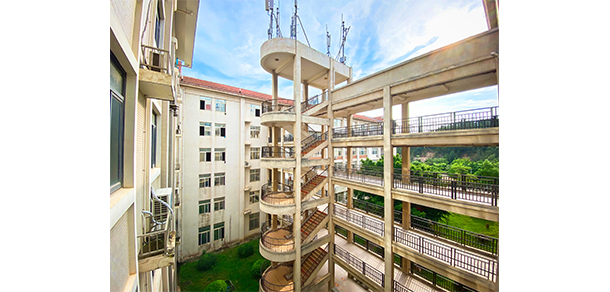 廈門(mén)安防科技職業(yè)學(xué)院 - 最美大學(xué)