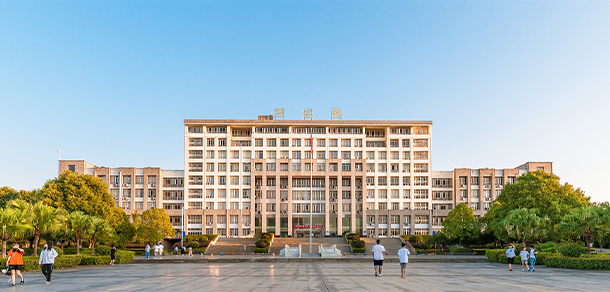 我的大學(xué)-大學(xué)志