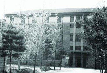 借用北京師范大學(xué)校園辦學(xué) 