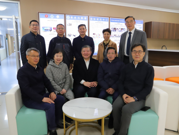 陳竺院士一行蒞臨我校視察調(diào)研