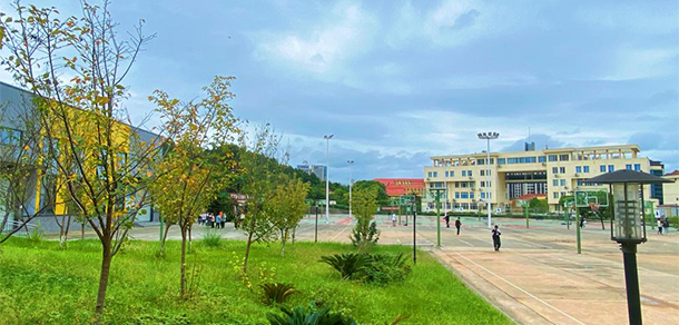 綿陽(yáng)城市學(xué)院 - 最美大學(xué)