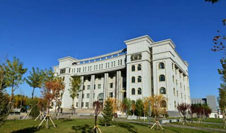 伊犁師范大學