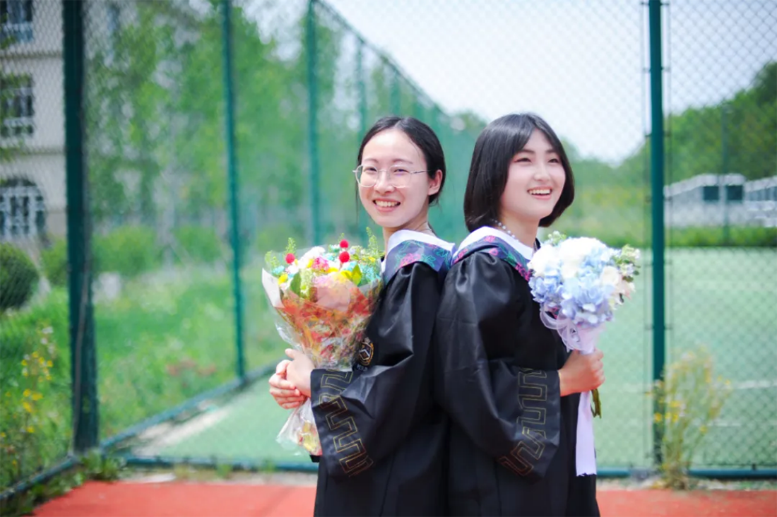 再見，小何——遼寧何氏醫(yī)學院