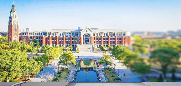 大學(xué)校志：校名、校標(biāo)、校訓(xùn)、?；铡⑿Ｆ?、校歌